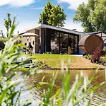ホリデーパーク Recreatiepark Het Esmeer