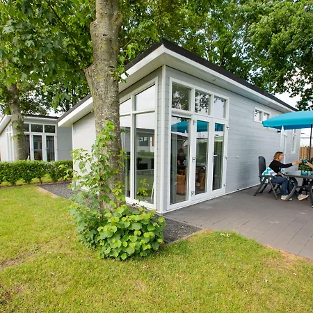 홀리데이파크 Recreatiepark Het Esmeer 3*