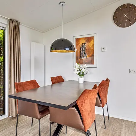 منتزه العطل Recreatiepark Het Esmeer