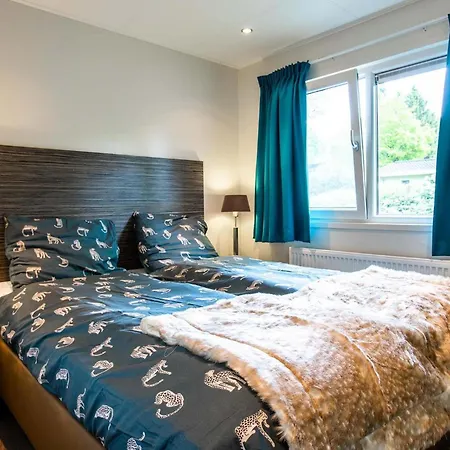 Topparken – Recreatiepark Het Esmeer 3*